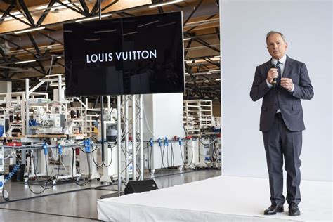 louis vuitton cheif of operations|Michael Burke named LVMH Fashion Group chairman and CEO.